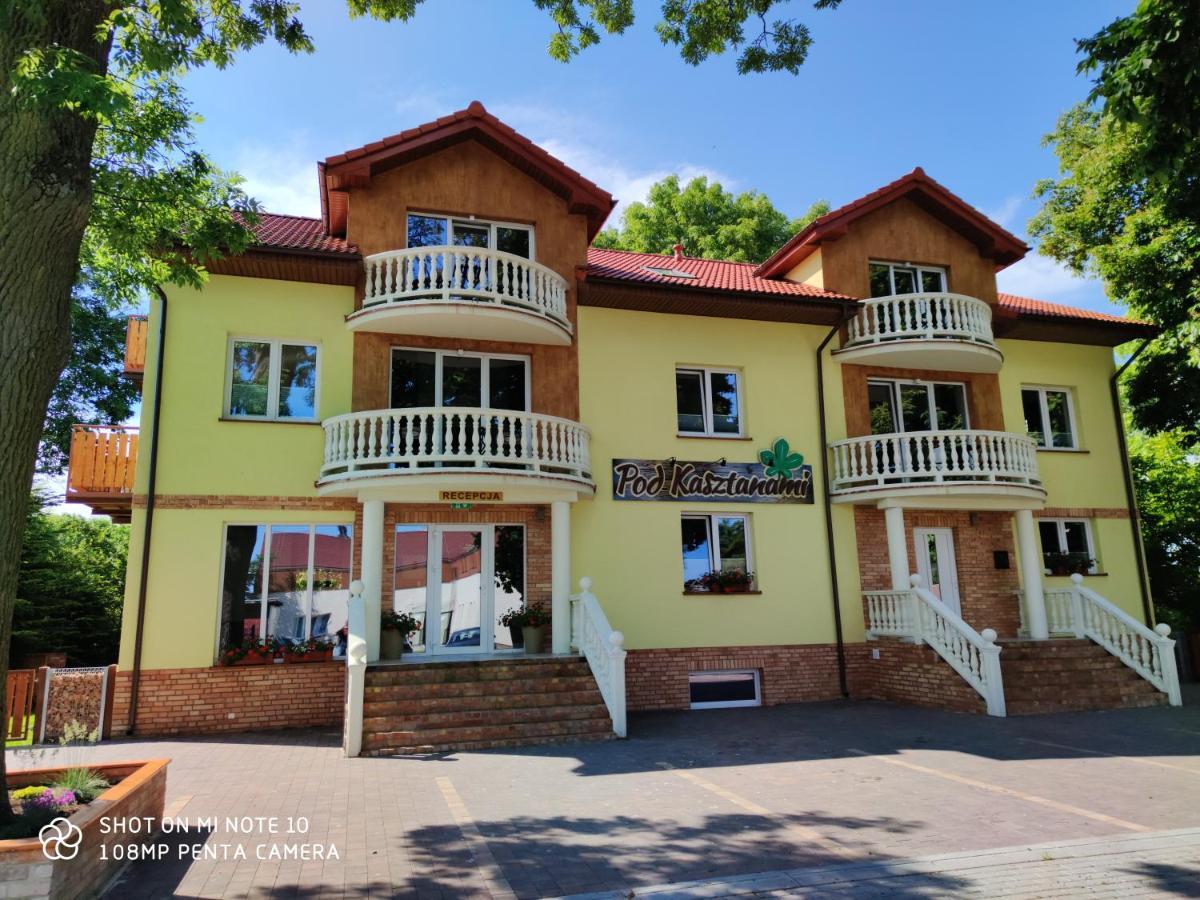 Pokoje Goscinne Pod Kasztanami Leba Exterior photo