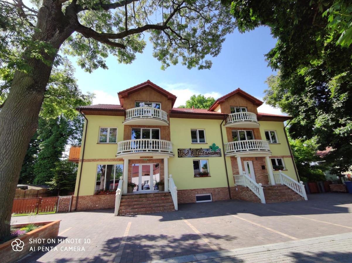 Pokoje Goscinne Pod Kasztanami Leba Exterior photo